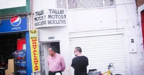 TALLER MOTOS Y BICICLETA TALLER MOTOS Y BICICLETA